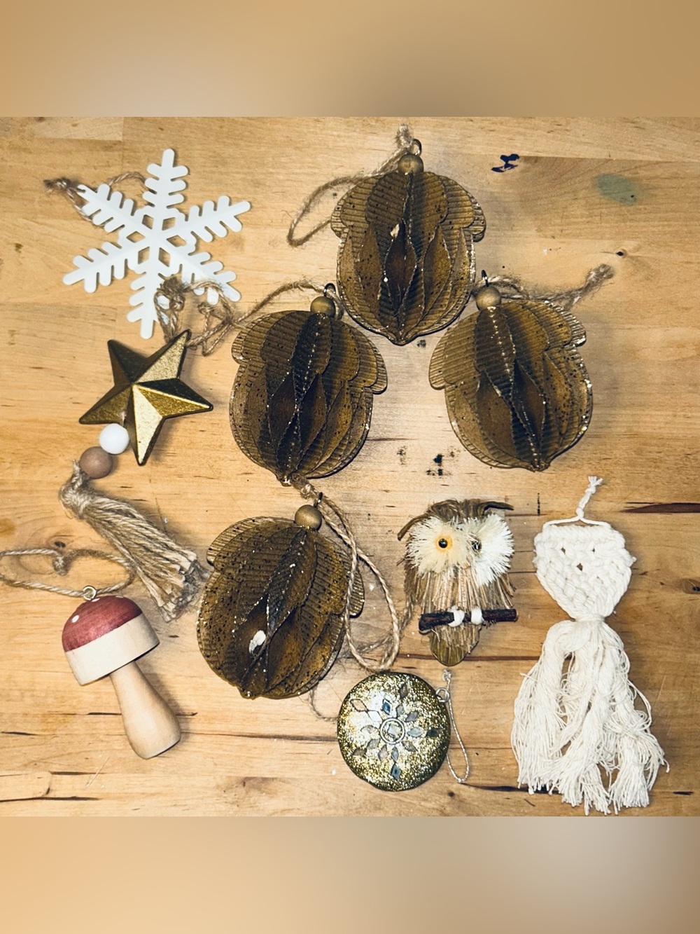 Lot of 10 Rustic Metal, Wood Etc… Christmas Ornaments/Decor